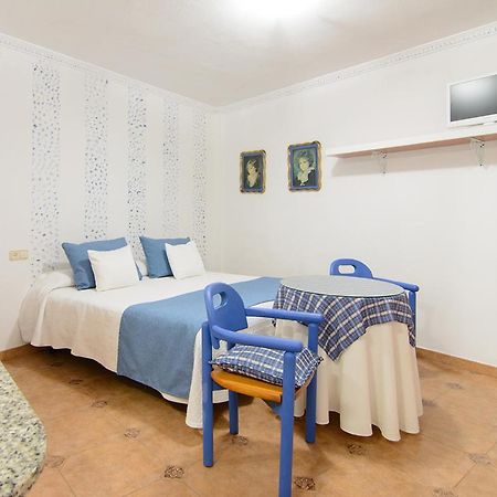 Apartamentos Turisticos Casa Soto ไบโยนา ภายนอก รูปภาพ