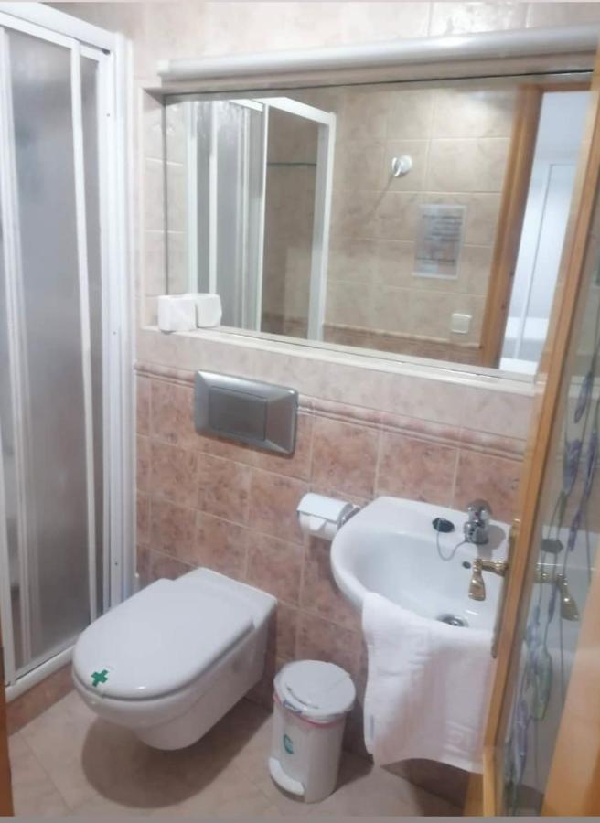 Apartamentos Turisticos Casa Soto ไบโยนา ภายนอก รูปภาพ