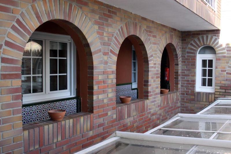 Apartamentos Turisticos Casa Soto ไบโยนา ภายนอก รูปภาพ