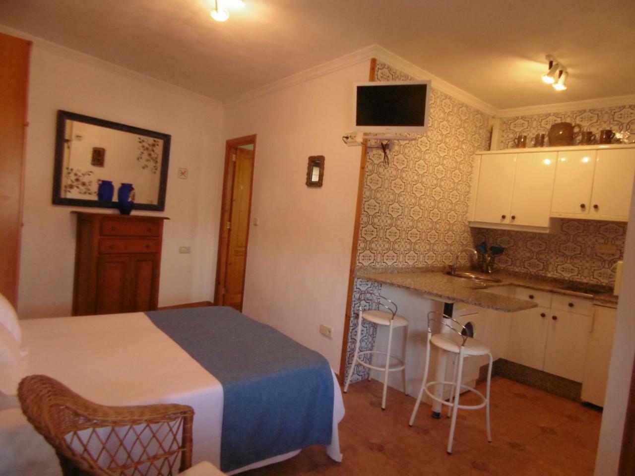 Apartamentos Turisticos Casa Soto ไบโยนา ภายนอก รูปภาพ