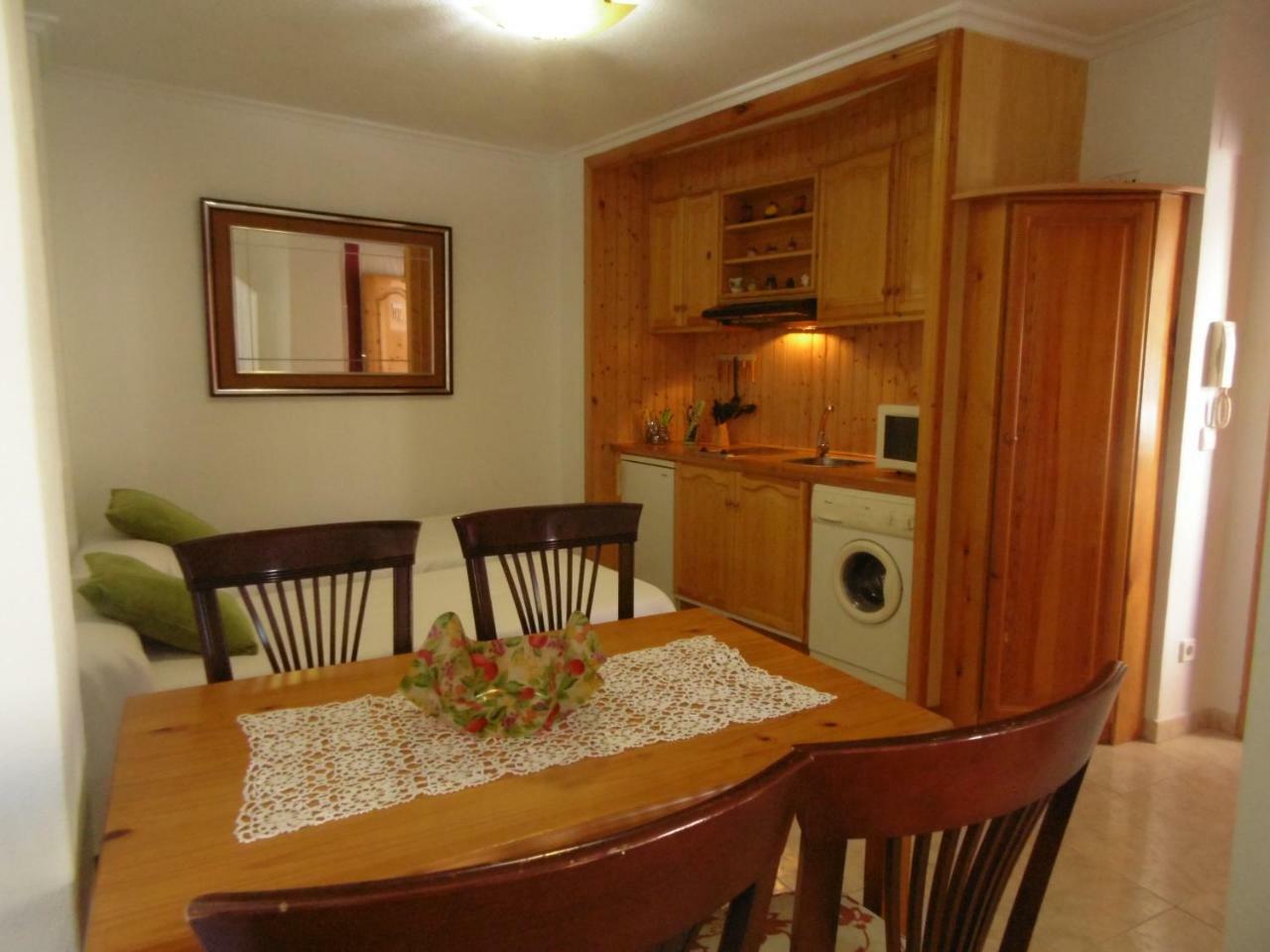 Apartamentos Turisticos Casa Soto ไบโยนา ภายนอก รูปภาพ