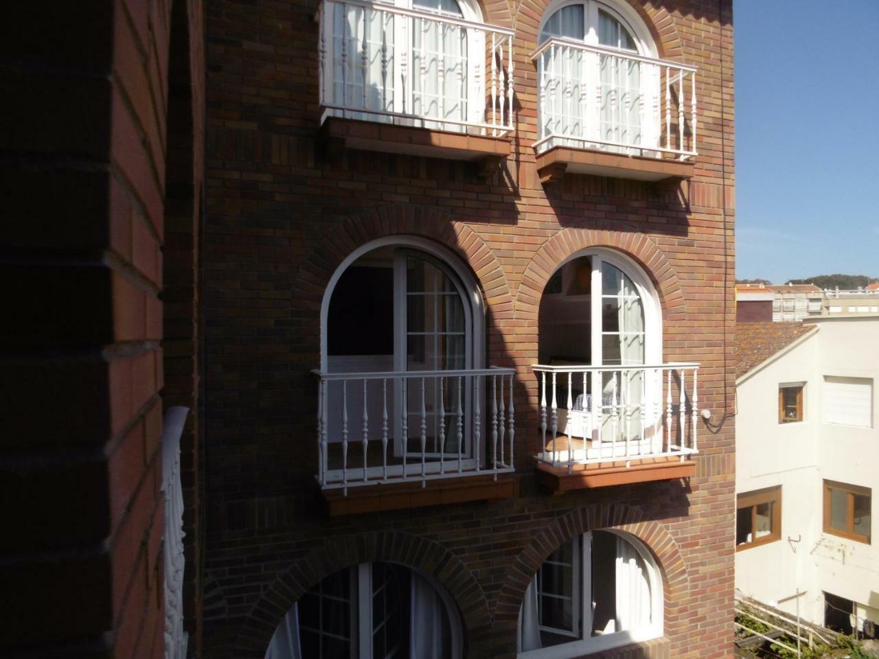 Apartamentos Turisticos Casa Soto ไบโยนา ภายนอก รูปภาพ