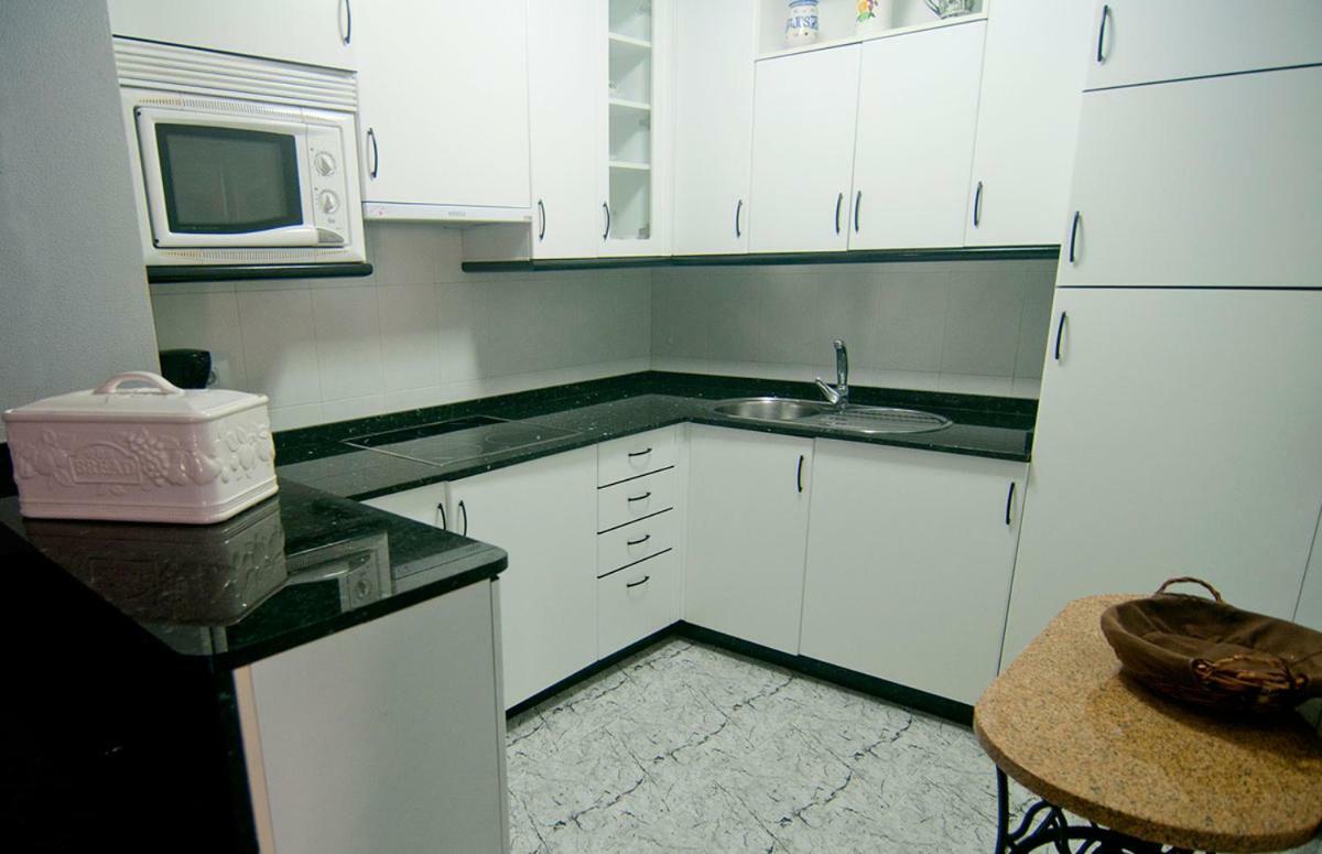 Apartamentos Turisticos Casa Soto ไบโยนา ภายนอก รูปภาพ