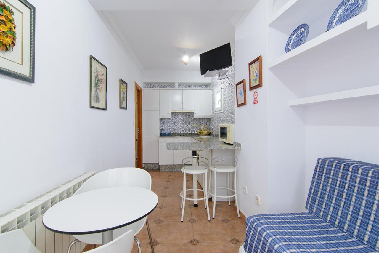 Apartamentos Turisticos Casa Soto ไบโยนา ภายนอก รูปภาพ