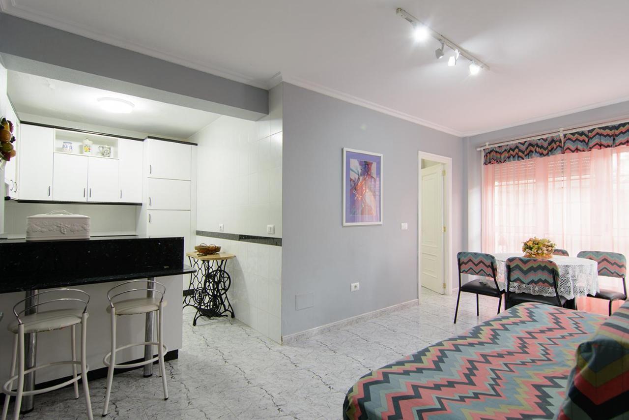 Apartamentos Turisticos Casa Soto ไบโยนา ภายนอก รูปภาพ