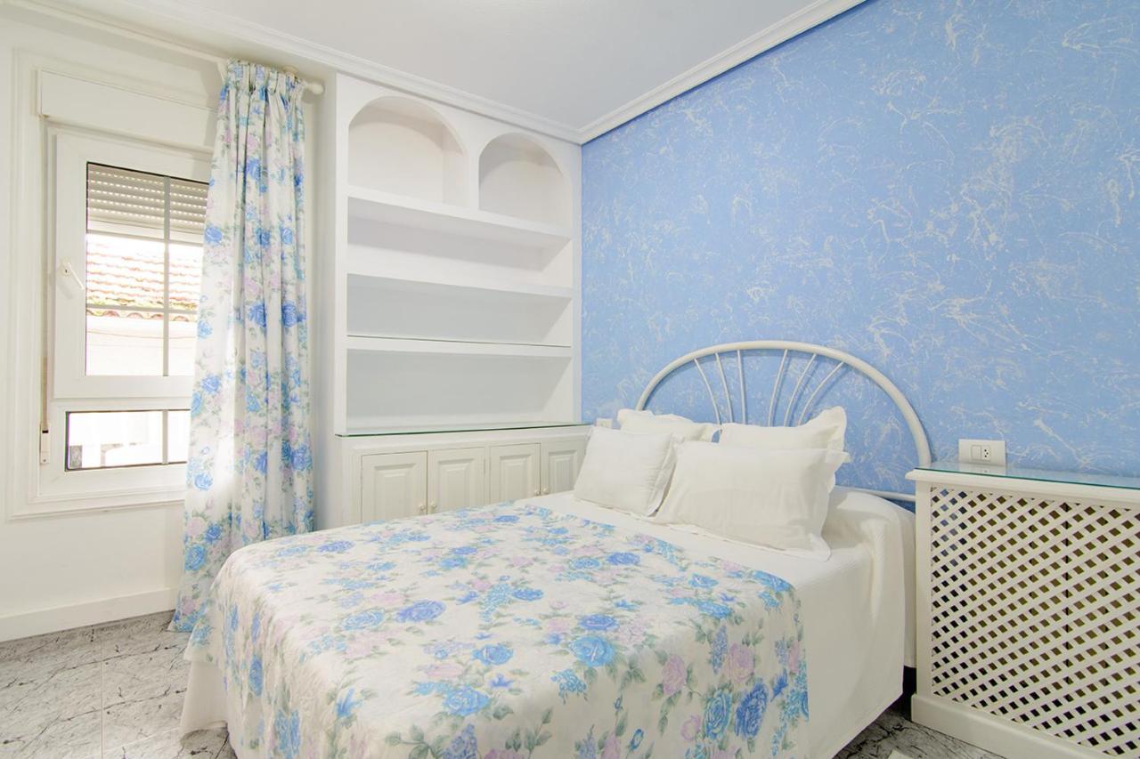Apartamentos Turisticos Casa Soto ไบโยนา ภายนอก รูปภาพ