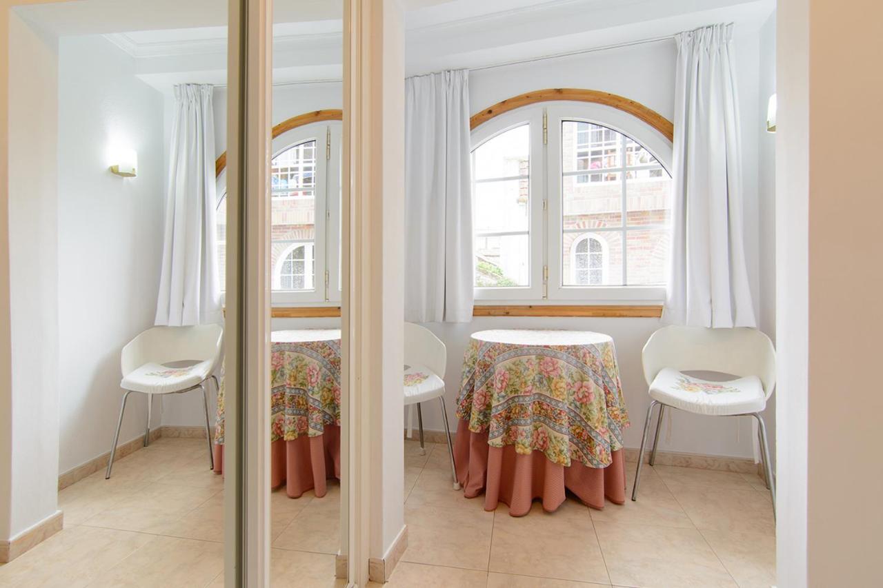 Apartamentos Turisticos Casa Soto ไบโยนา ภายนอก รูปภาพ
