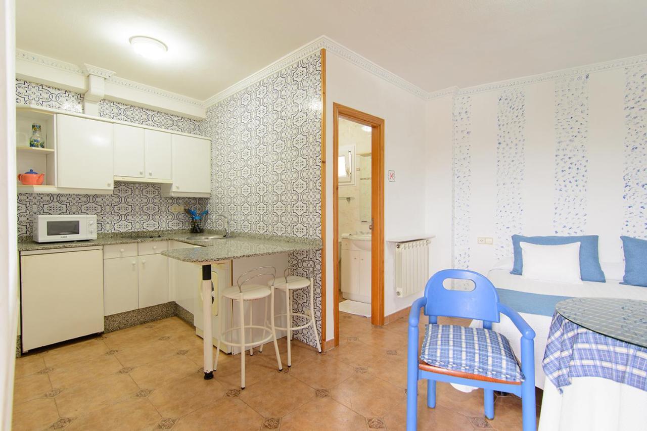 Apartamentos Turisticos Casa Soto ไบโยนา ภายนอก รูปภาพ