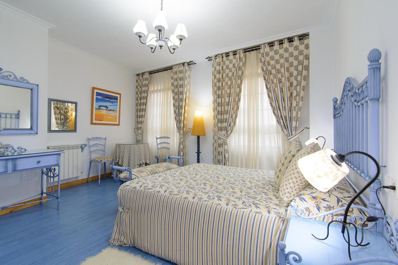 Apartamentos Turisticos Casa Soto ไบโยนา ภายนอก รูปภาพ