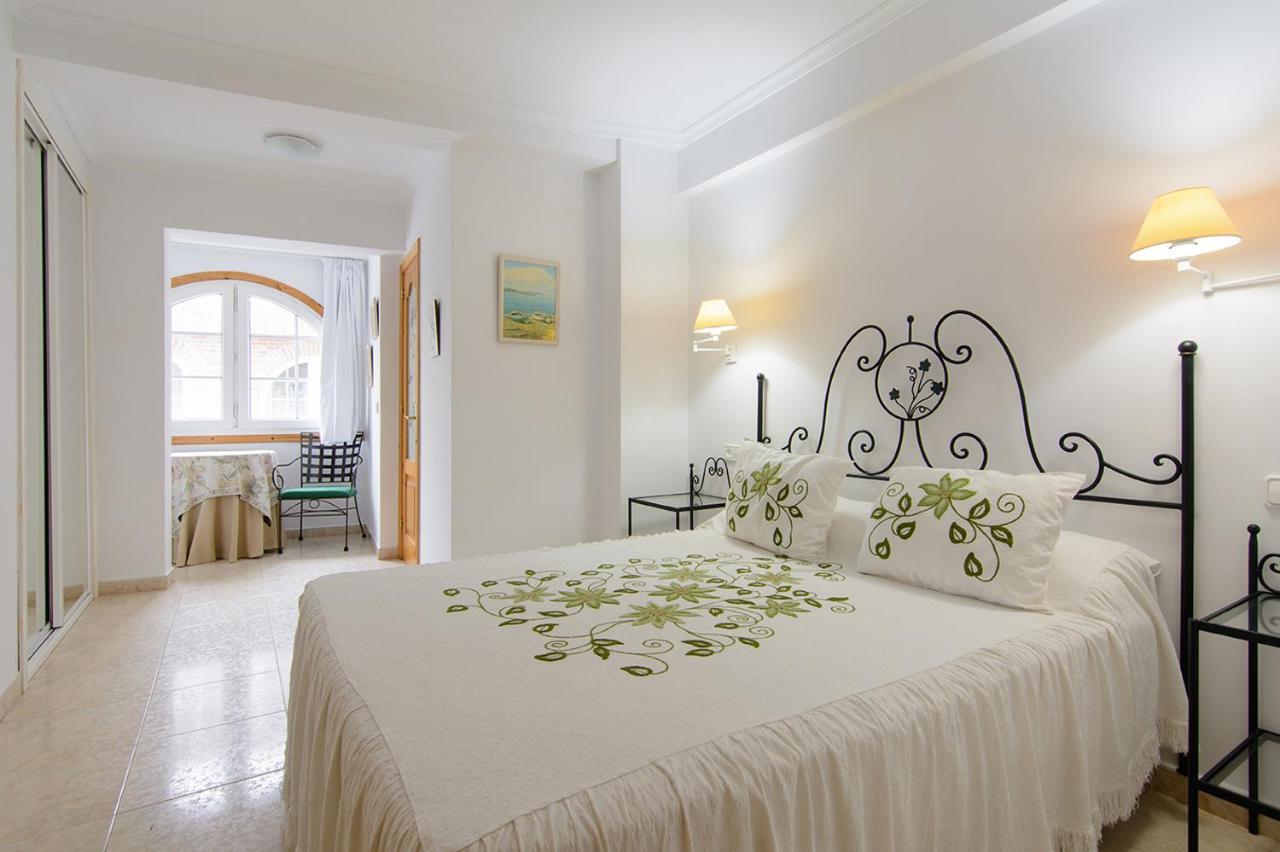 Apartamentos Turisticos Casa Soto ไบโยนา ภายนอก รูปภาพ